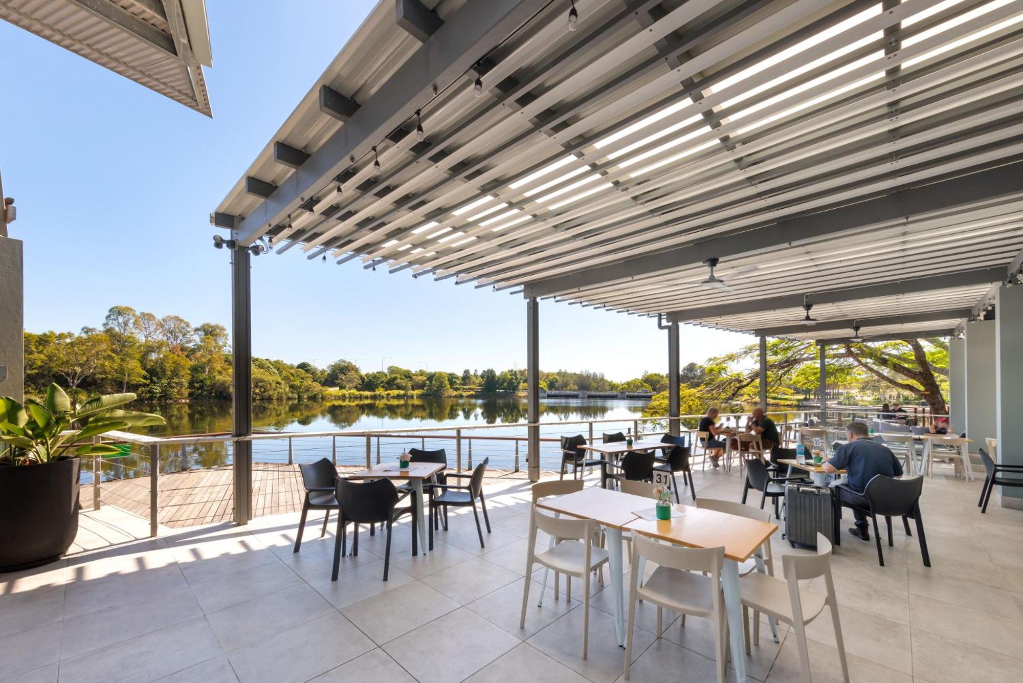 Best Western Plus North Lakes Hotel מראה חיצוני תמונה