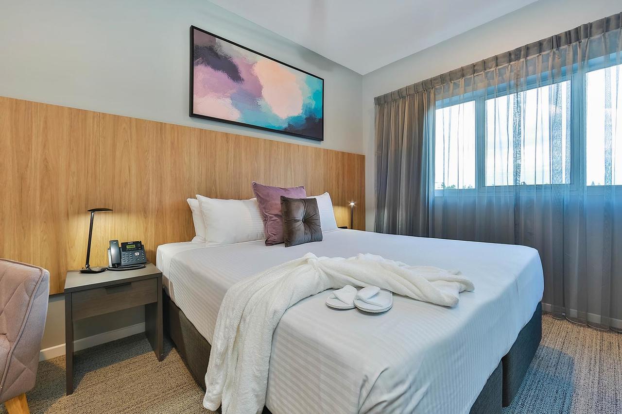Best Western Plus North Lakes Hotel מראה חיצוני תמונה